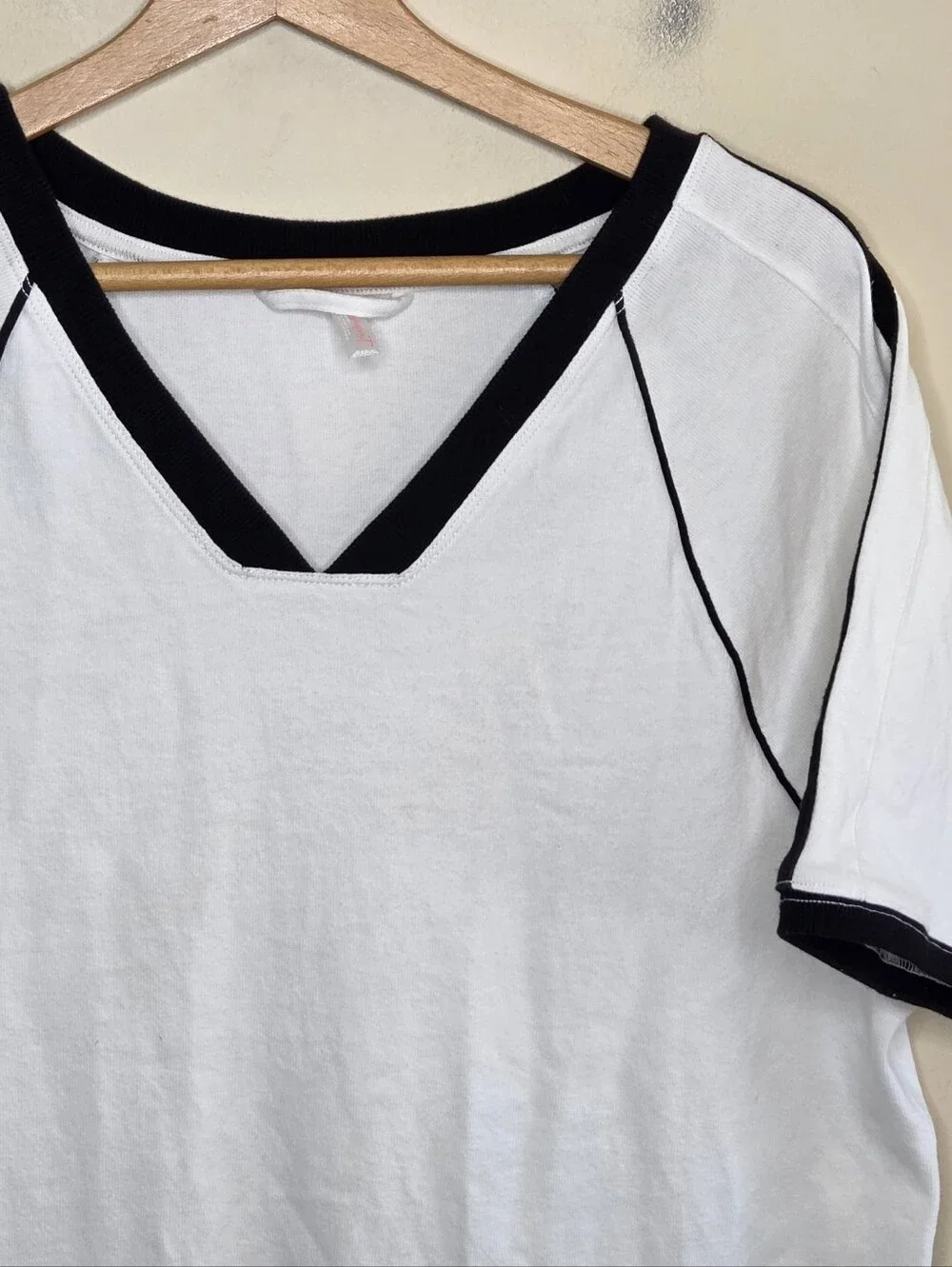 Free People Movement Baseline Black & White V-neck Oversized Tee Size XS Preppy